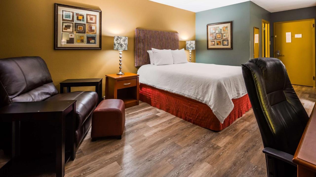 Kaiser Hotel Bridgeton Bagian luar foto