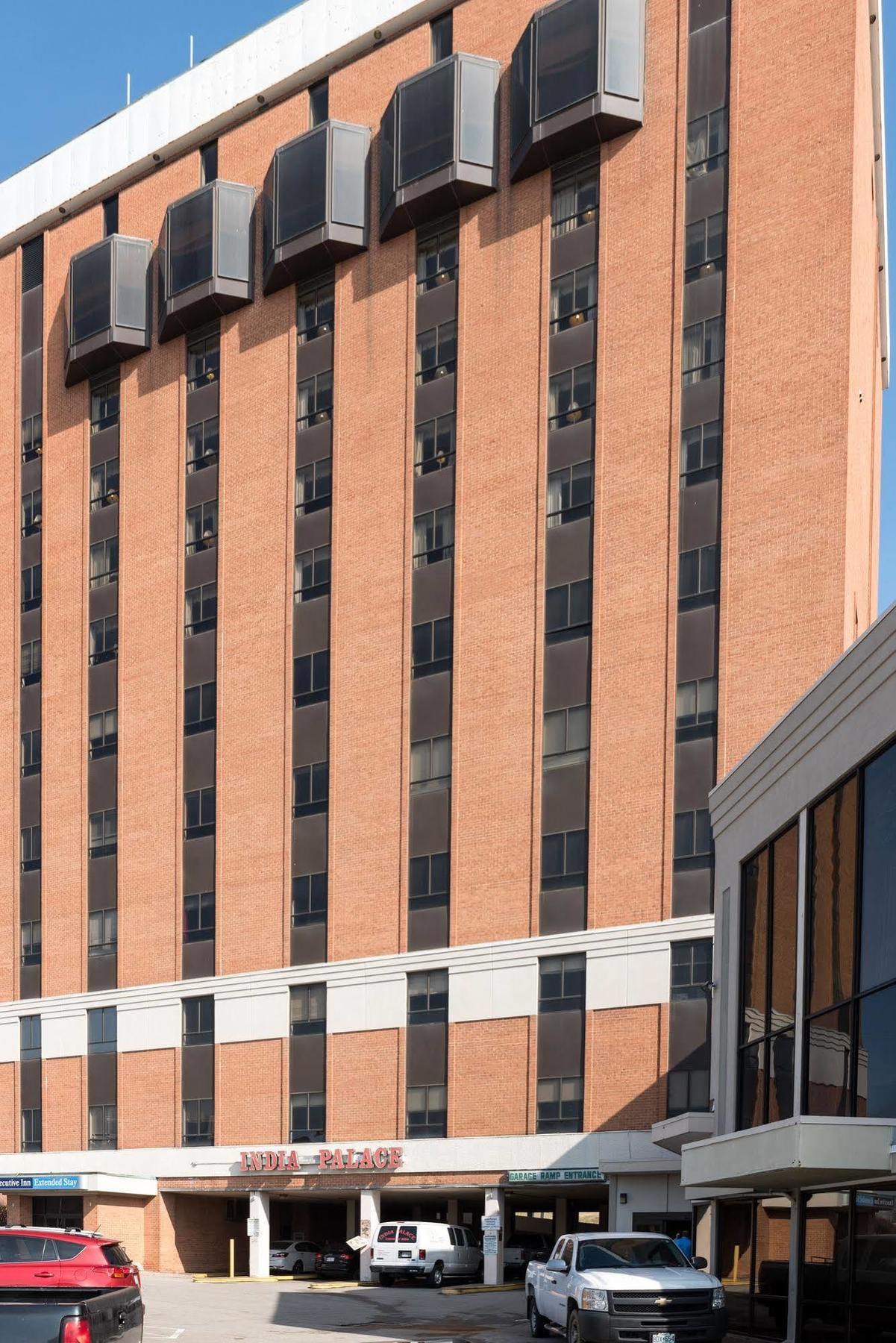 Kaiser Hotel Bridgeton Bagian luar foto