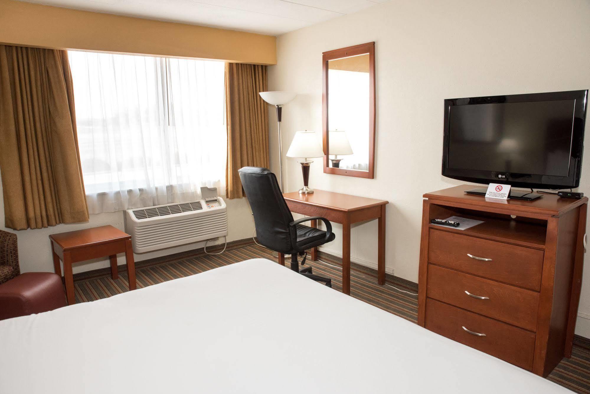 Kaiser Hotel Bridgeton Bagian luar foto