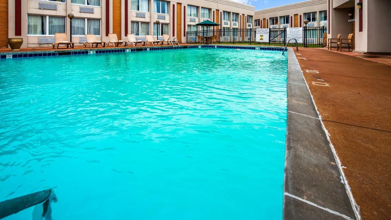 Kaiser Hotel Bridgeton Bagian luar foto
